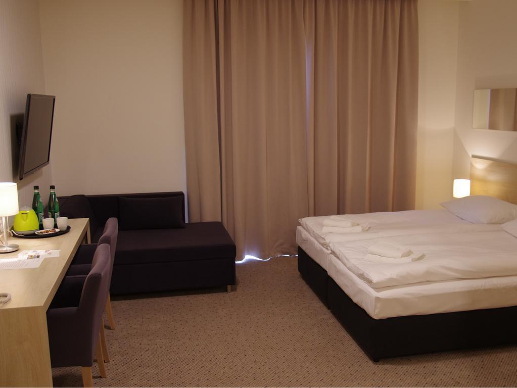 Hotel Uniejów Zimmer foto