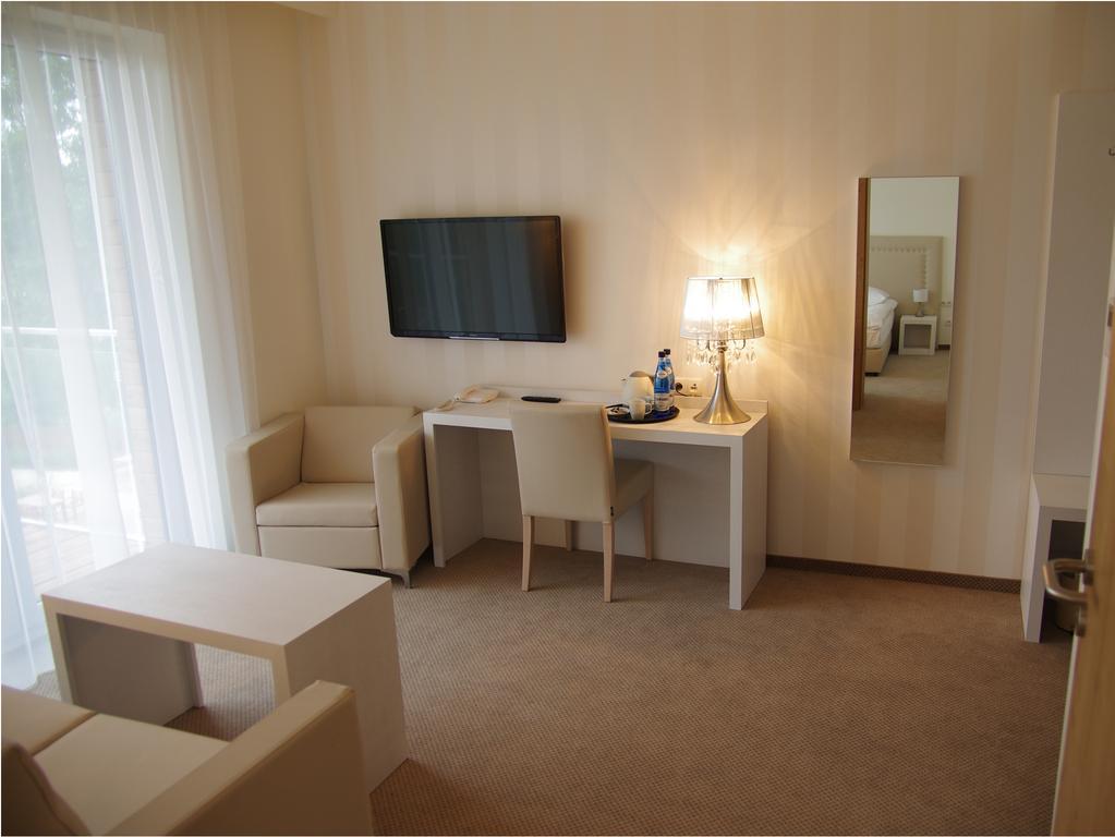 Hotel Uniejów Zimmer foto