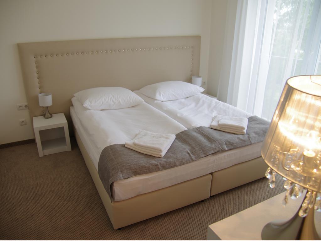 Hotel Uniejów Zimmer foto